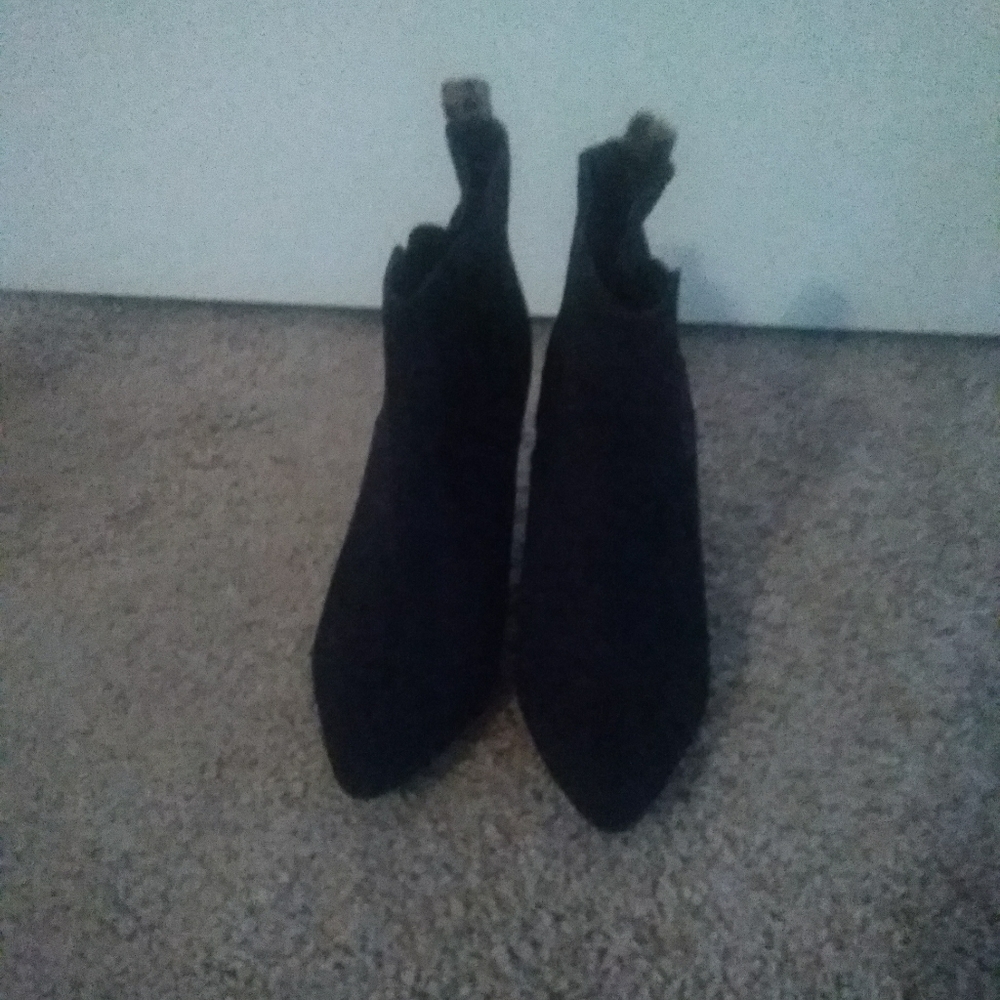Black Booties with Leopard Stripe size 8